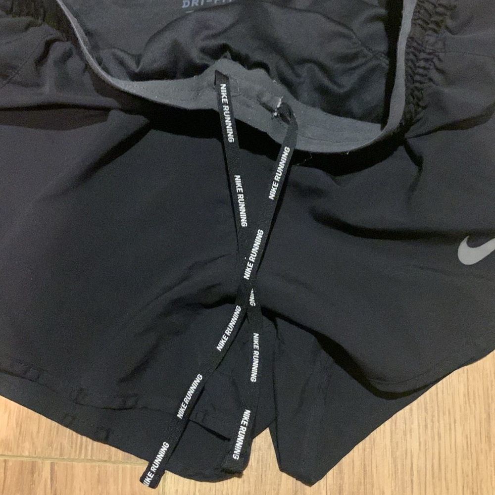3 inch team issued women’s Nike running split shorts XS